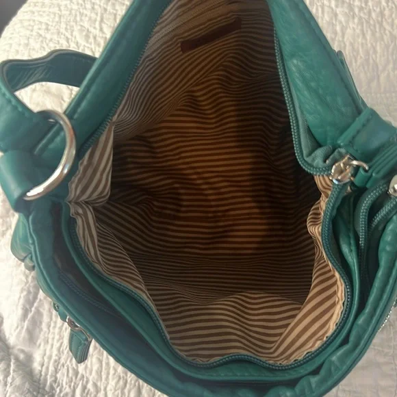 Green Vegan Leather Adjustable Crossbody/Shoulder Bag - Picture 5 of 7